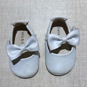 Felix & Flora White Bow Baby Walker Shoes